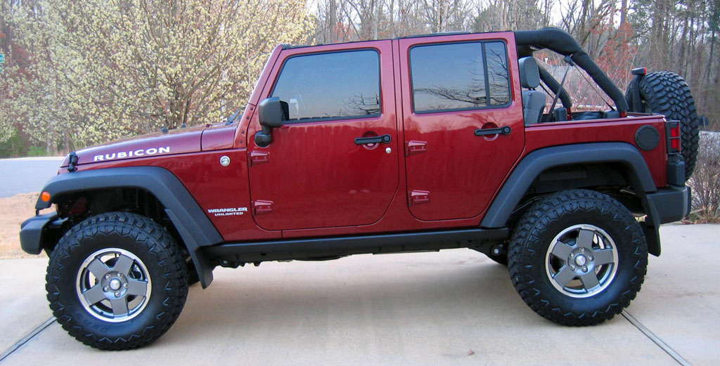 Jeep Commander Lifted. rear tires installed