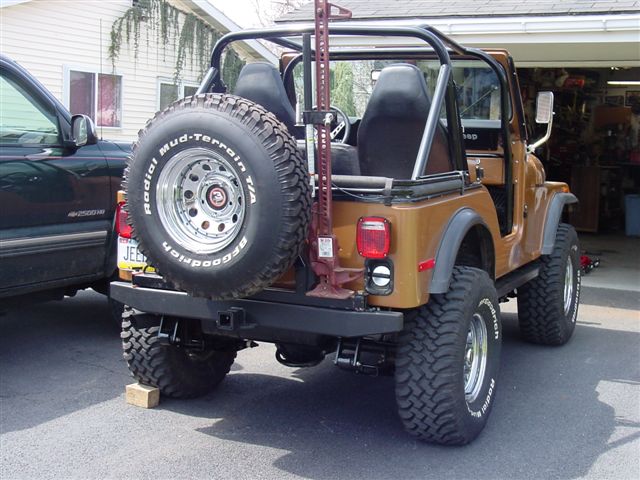 Jeep spare tire carrier fabrication DIY | jeepfan.com jeep cj v8 swap wiring 