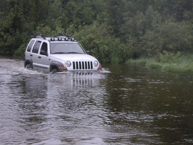 http://www.jeepfan.com/readersjeeps/KeithKJ/Coney_Flats_040.jpg