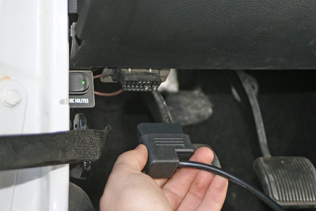 jeep wrangler port power computer tj tuner gt obd2 bully dog engine codes plug error delivers jeepfan special v8 ford
