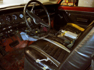 74cherokee-interior